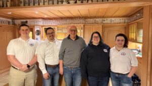 Fotografie der aktuellen Vorstandschaft der Wasserwacht OG Lichtenau. Von links nach rechts: Leon Schwab, Michael Schwab, Norbert Häßlein, Lisa Haspel, Cécile Uhlemann